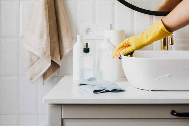 What is the difference between soap and detergent?